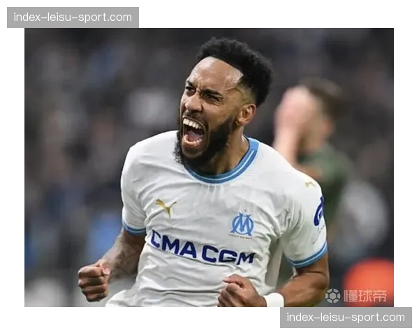 马赛1-0里尔，制胜球源自中锋奥巴梅杨在对方禁区弧顶处成功拦截门将的短传