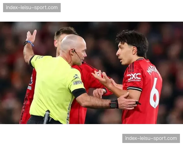 曼联1-2利兹联，B费卡里克赛后怒喷裁判判罚不公